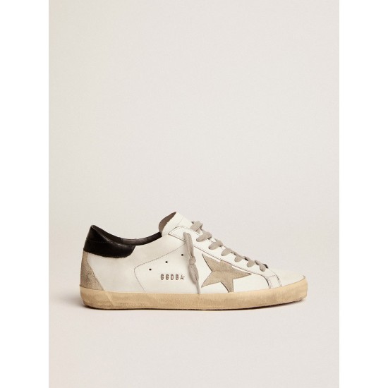Men's Super-Star with black heel tab and metal stud lettering Men's Super-Star with black heel tab and metal stud lettering