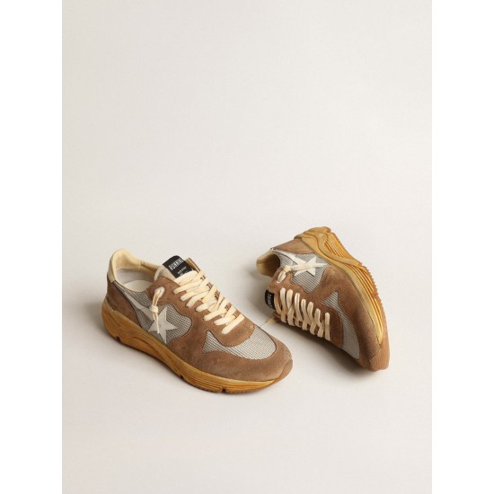Running Sole in silver mesh and tobacco suede with a white star Running Sole in silver mesh and tobacco suede with a white star