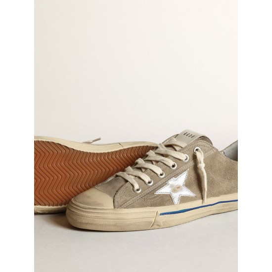Men’s V-Star with suede upper and silver star Men’s V-Star with suede upper and silver star