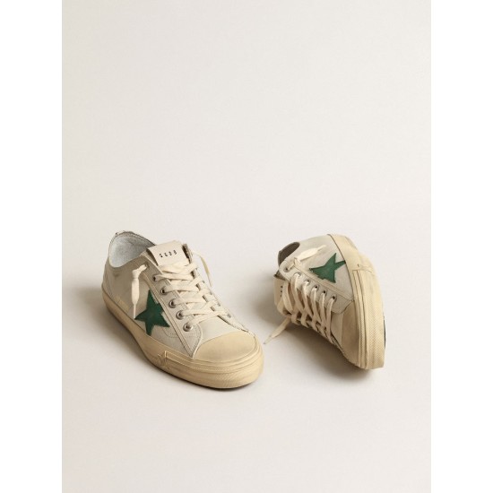V-Star in glossy leather with green leather star V-Star in glossy leather with green leather star