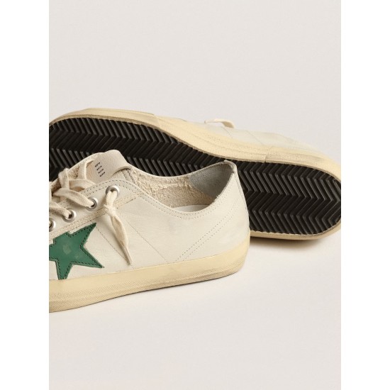 V-Star in glossy leather with green leather star V-Star in glossy leather with green leather star