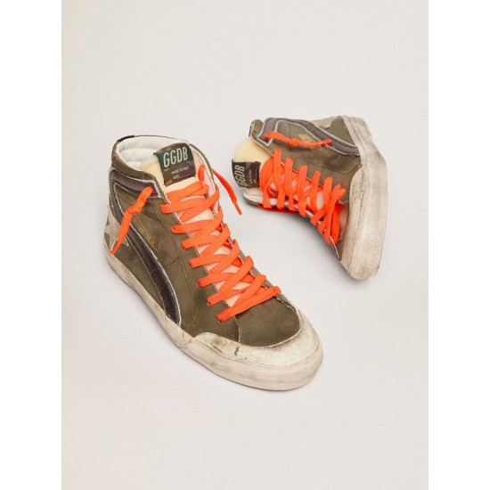 Slide Penstar in army green canvas with an ice-colored star Slide Penstar in army green canvas with an ice-colored star