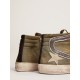 Slide Penstar in army green canvas with an ice-colored star Slide Penstar in army green canvas with an ice-colored star