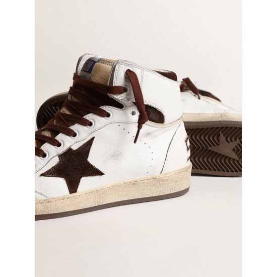 Men’s Sky-Star in white nappa leather with a chocolate suede star Men’s Sky-Star in white nappa leather with a chocolate suede star