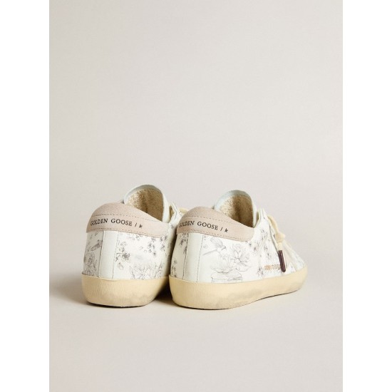 Women’s Super-Star LTD CNY in white leather with lettering on the upper Women’s Super-Star LTD CNY in white leather with lettering on the upper