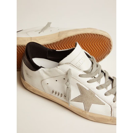 Super-Star with black heel tab and metal stud lettering Super-Star with black heel tab and metal stud lettering