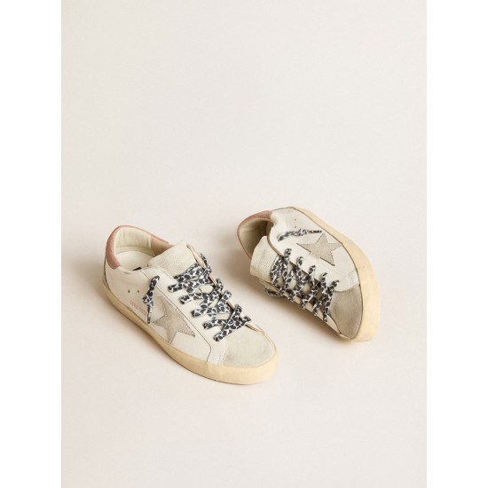 Super-Star with ice-gray star and pink lizard-print heel tab Super-Star with ice-gray star and pink lizard-print heel tab