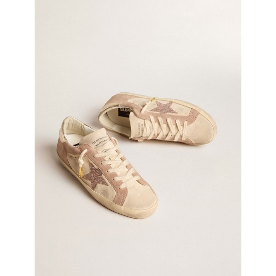 Woman's Super-Star in pale pink suede with suede star and platinum heel tab Woman's Super-Star in pale pink suede with suede star and platinum heel tab