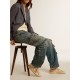 Woman's Super-Star in pale pink suede with suede star and platinum heel tab Woman's Super-Star in pale pink suede with suede star and platinum heel tab