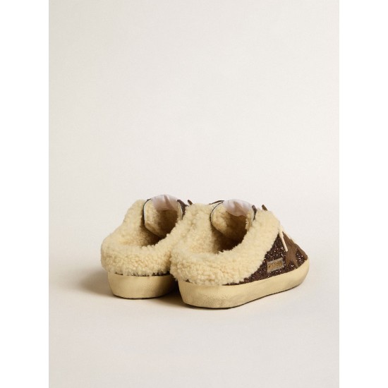 Super-Star Sabots in glitter with brown star and shearling lining Super-Star Sabots in glitter with brown star and shearling lining