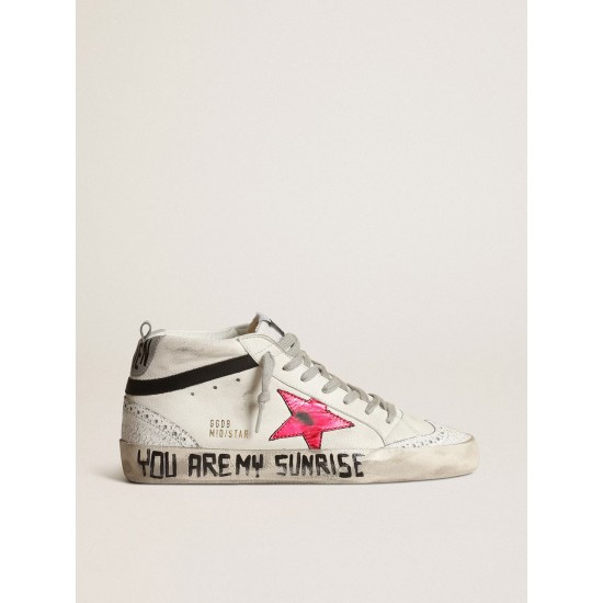 Mid Star with a pink laminated leather star and black flash Mid Star with a pink laminated leather star and black flash