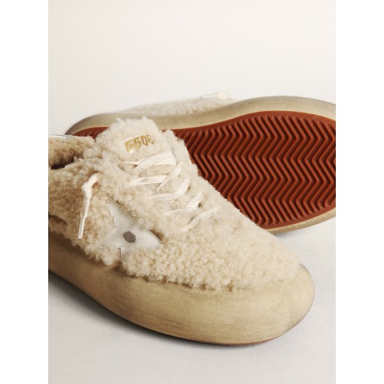 Women’s Space-Star shoes in beige shearling with white leather star and metallic leather heel tab Women’s Space-Star shoes in beige shearling with white leather star and metallic leather heel tab