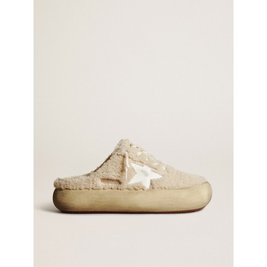 Women’s Space-Star Sabots in beige shearling with white leather star Women’s Space-Star Sabots in beige shearling with white leather star